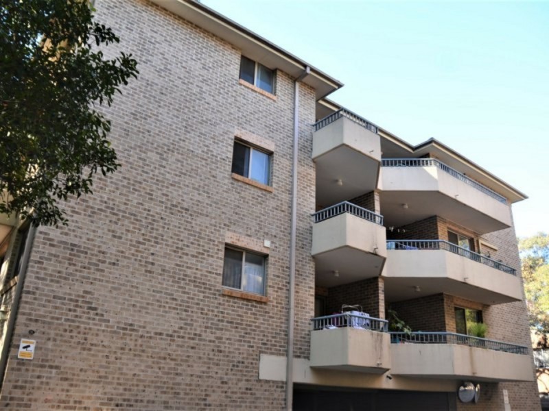 24/235 Targo Road, Toongabbie NSW 2146