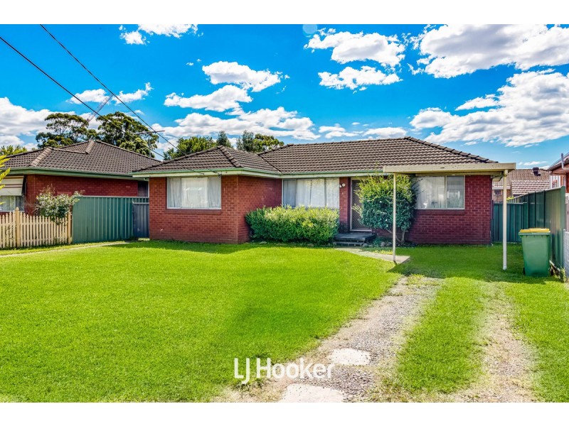 11 Ancona Avenue, Toongabbie NSW 2146
