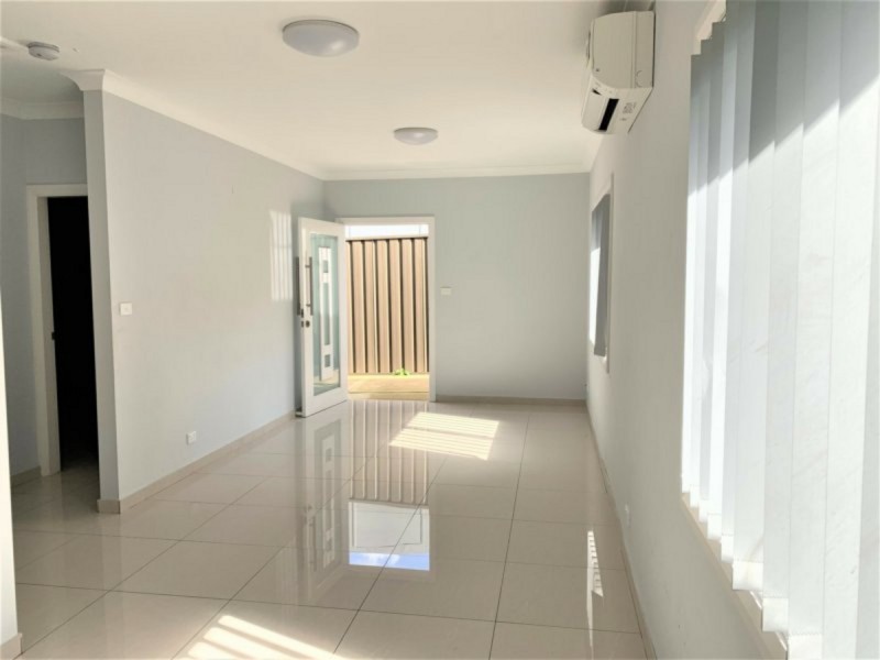 8a Ivy Street, Toongabbie NSW 2146