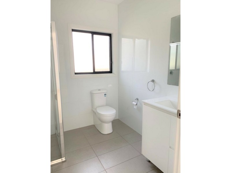 8a Ivy Street, Toongabbie NSW 2146