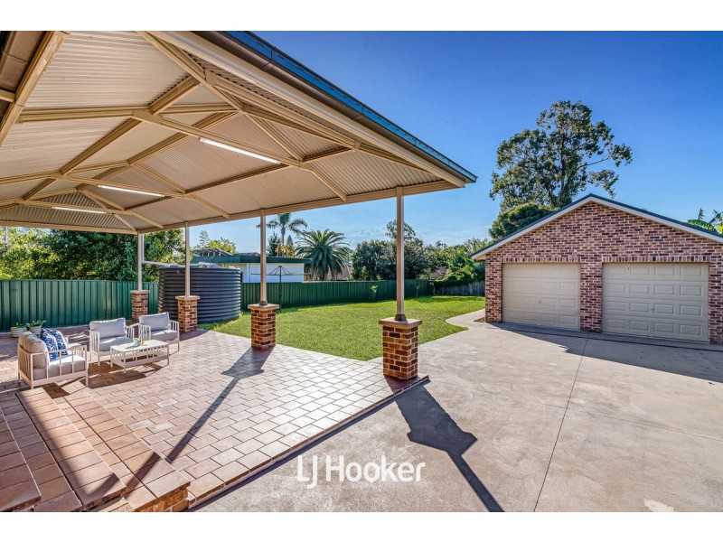 74 Oramzi Road, Girraween NSW 2145