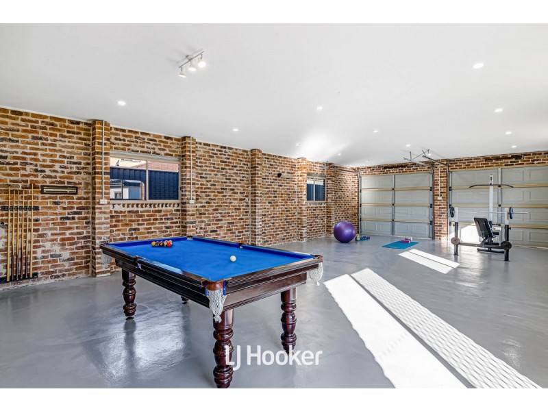 74 Oramzi Road, Girraween NSW 2145