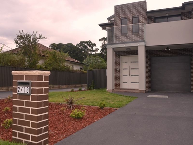 2/18 Reynolds Street, Toongabbie NSW 2146