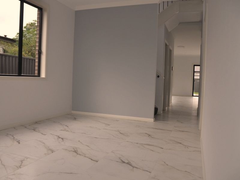 2/18 Reynolds Street, Toongabbie NSW 2146