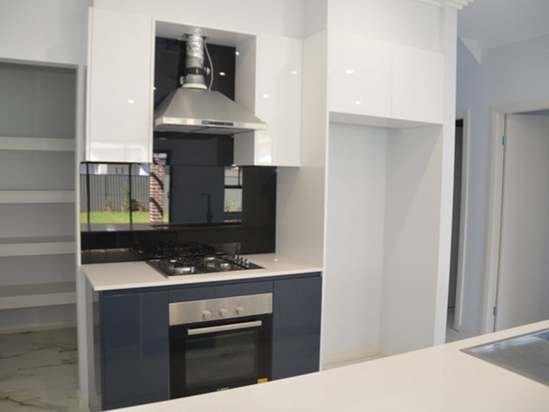 2/18 Reynolds Street, Toongabbie NSW 2146