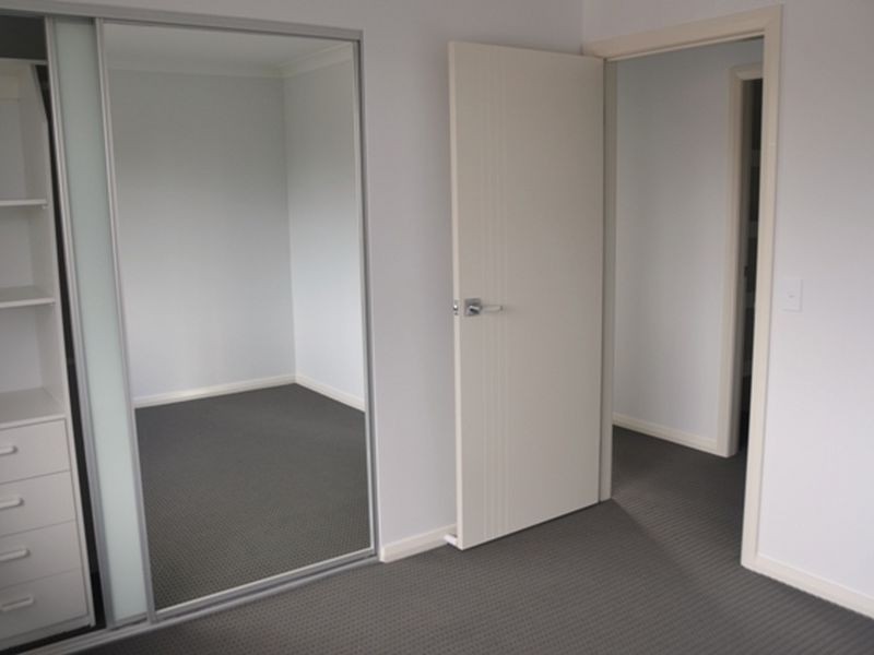 2/18 Reynolds Street, Toongabbie NSW 2146