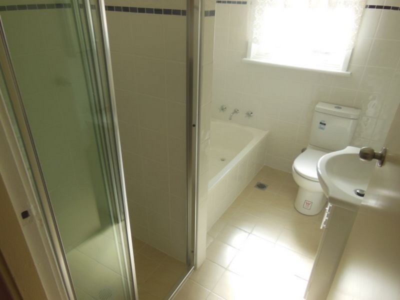 6 Ancona Avenue, Toongabbie NSW 2146