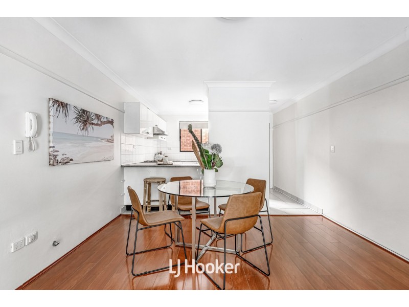 14/245-247 Targo Road, Toongabbie NSW 2146