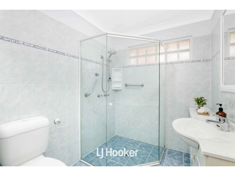 14 Valencia Crescent, Toongabbie NSW 2146