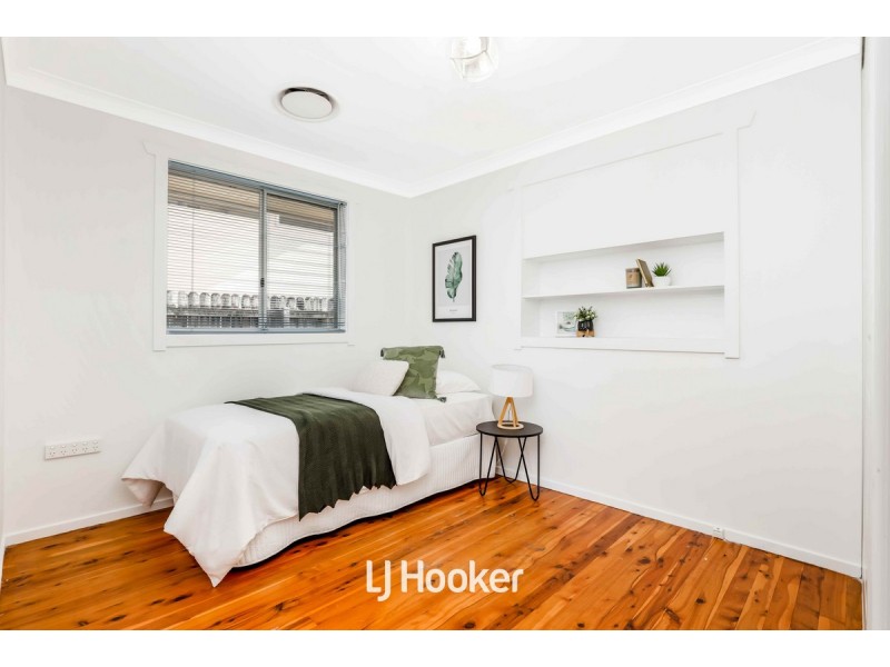 14 Valencia Crescent, Toongabbie NSW 2146