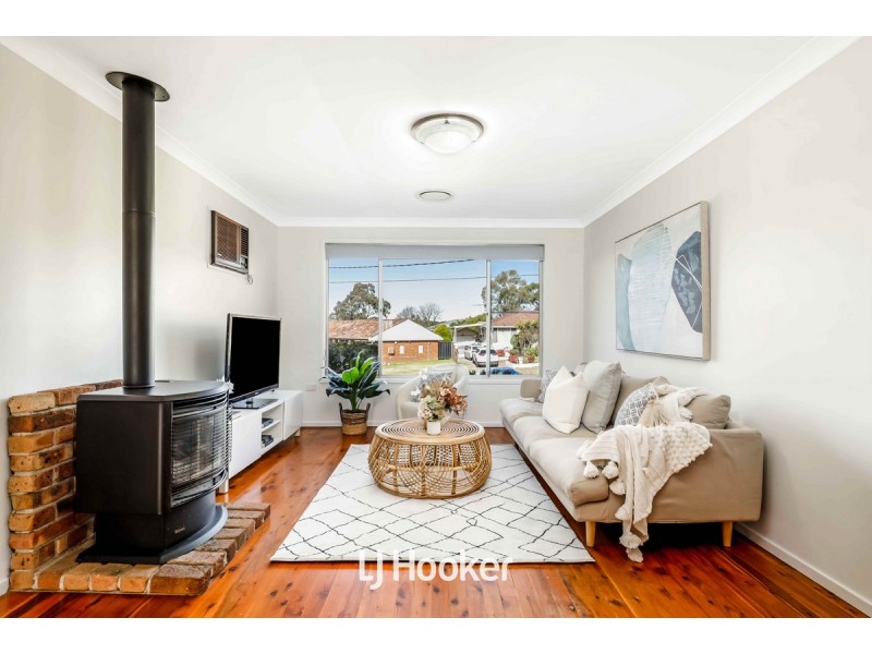 14 Valencia Crescent, Toongabbie NSW 2146