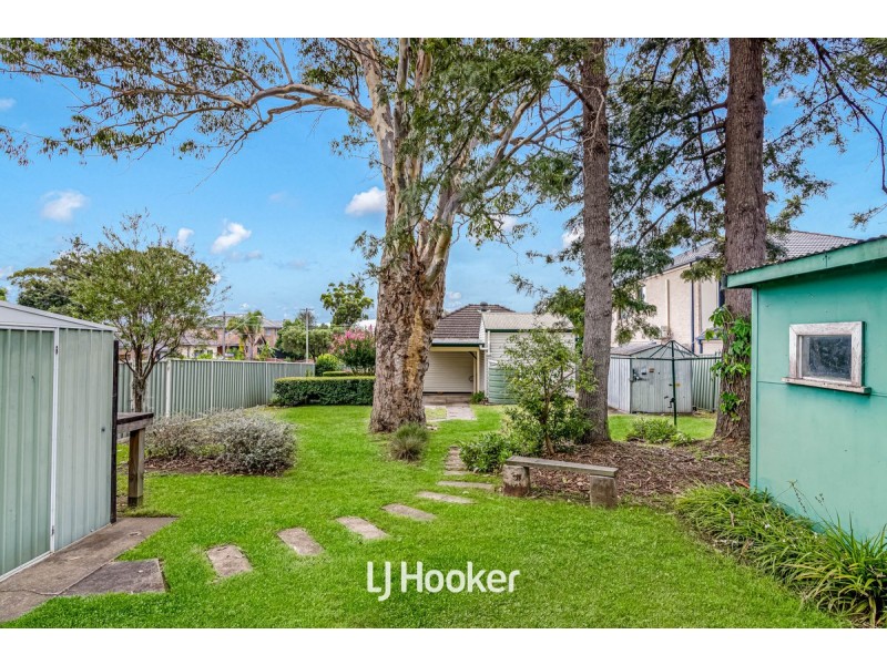 1 First Avenue, Toongabbie NSW 2146