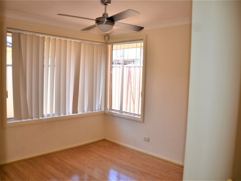 2/43A Carinya Road, Girraween NSW 2145