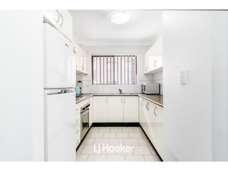 11/227 Targo Road, Girraween NSW 2145