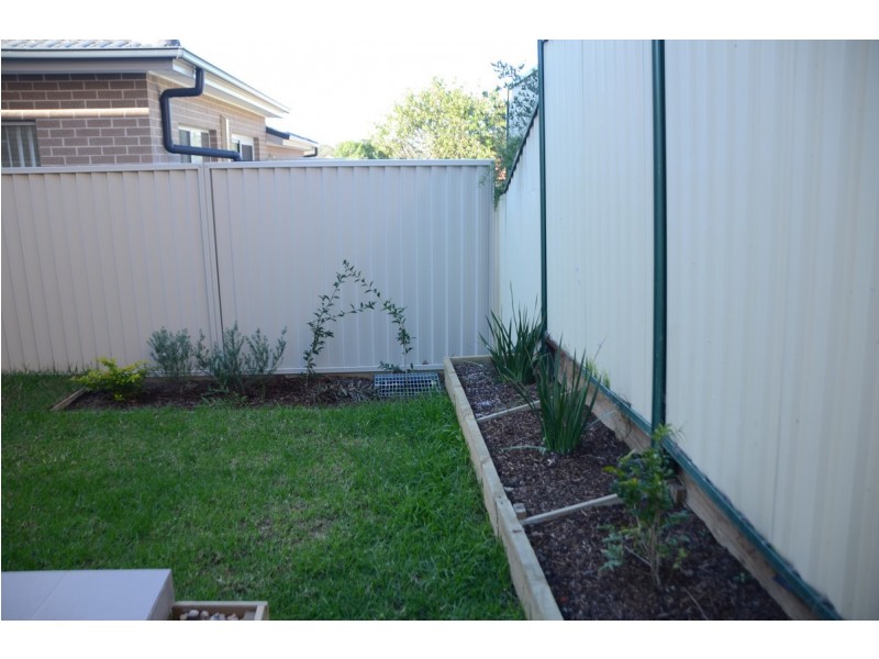 2/11-13 Carinya Road, Girraween NSW 2145