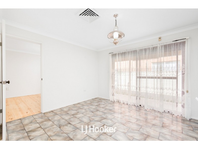 12 McCoy Street, Toongabbie NSW 2146