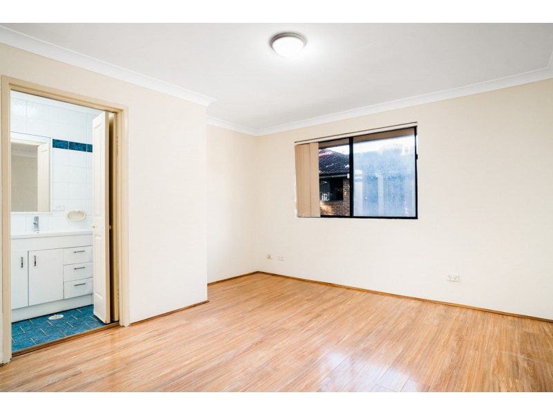 8/249 Targo Road, Toongabbie NSW 2146