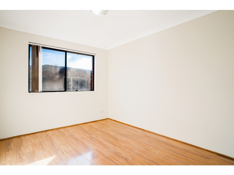 8/249 Targo Road, Toongabbie NSW 2146