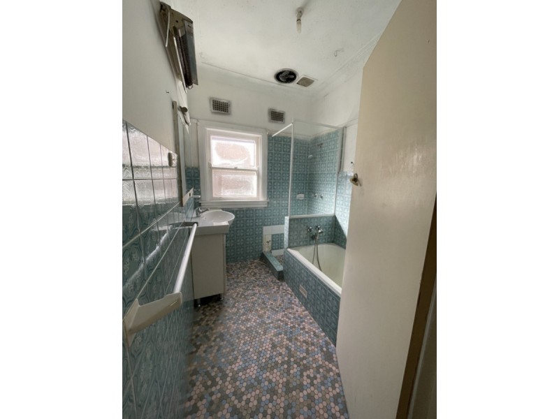 23 Junia Avenue, Toongabbie NSW 2146