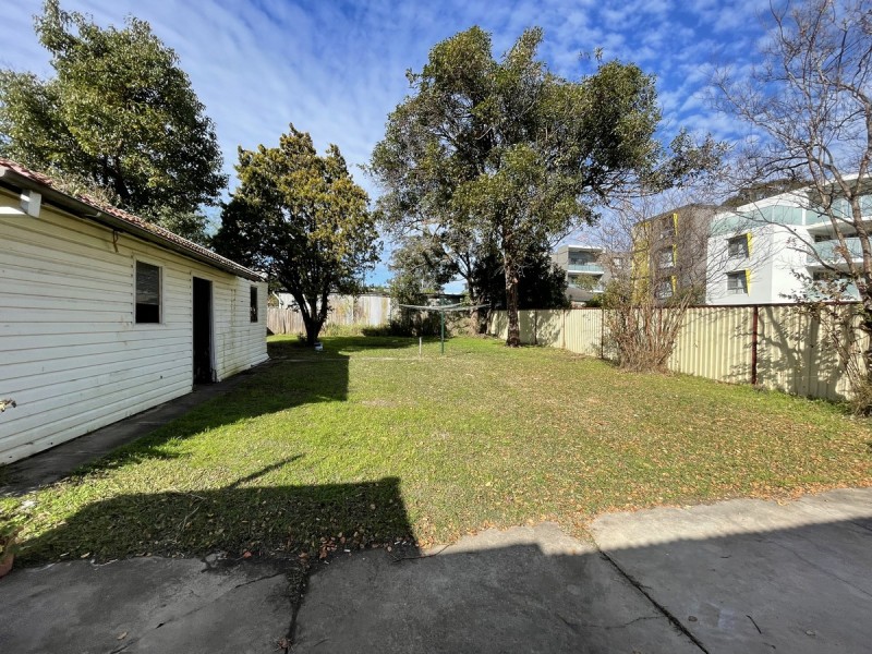 23 Junia Avenue, Toongabbie NSW 2146