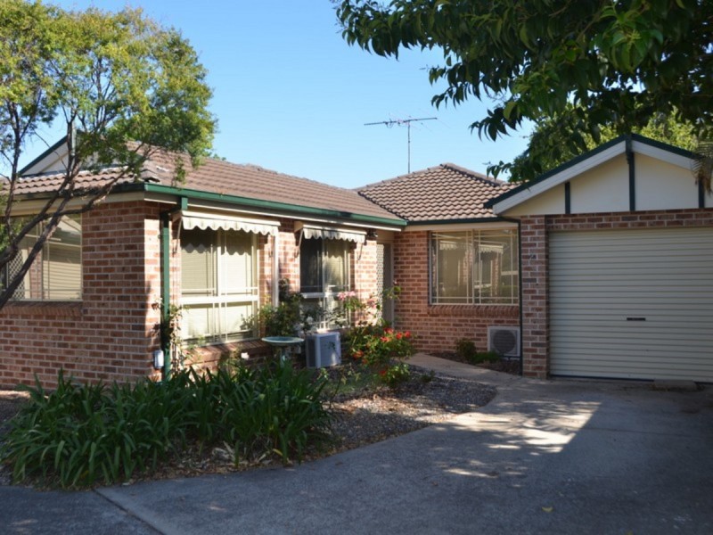 2/12 Fearn Street, Toongabbie NSW 2146