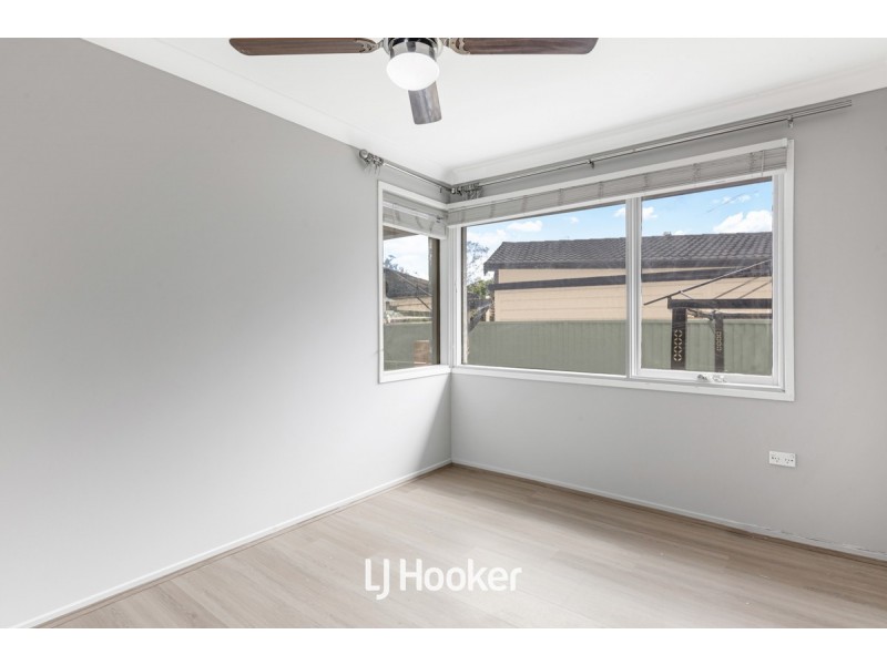 90 Greenmeadows Crescent, Toongabbie NSW 2146