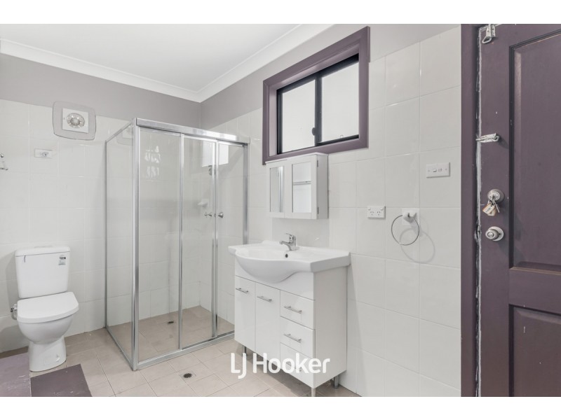 90 Greenmeadows Crescent, Toongabbie NSW 2146