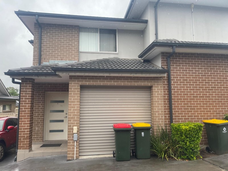 2/11-13 Carinya Road, Girraween NSW 2145