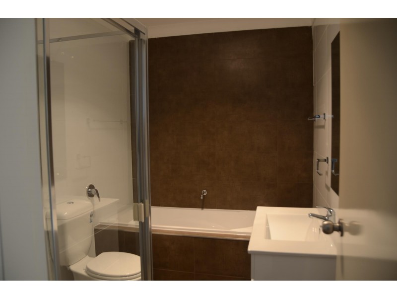2/11-13 Carinya Road, Girraween NSW 2145