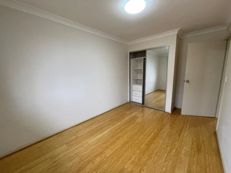 2/11-13 Carinya Road, Girraween NSW 2145