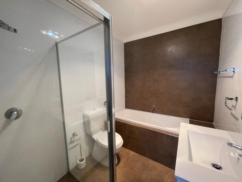 2/11-13 Carinya Road, Girraween NSW 2145