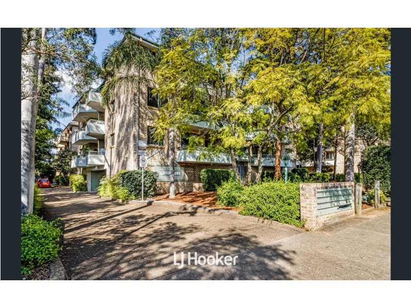 12/237-239 Targo Road, Toongabbie NSW 2146