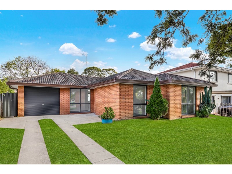 4 Station Road, Toongabbie NSW 2146