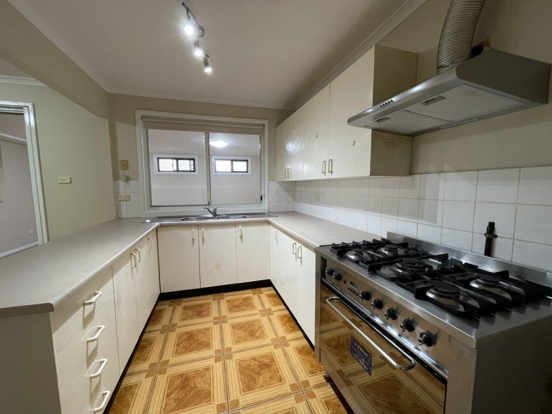 2/34 Normac Road, Girraween NSW 2145