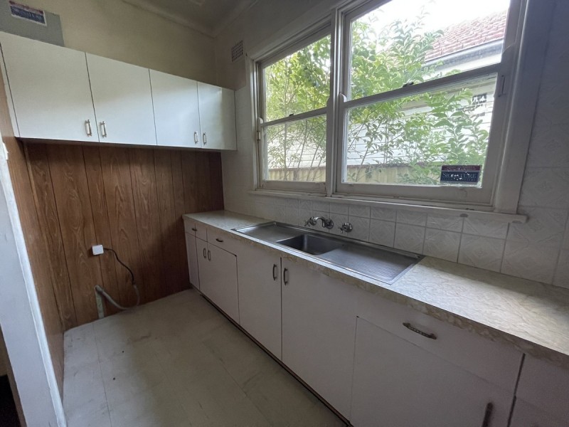 24 Junia Avenue, Toongabbie NSW 2146