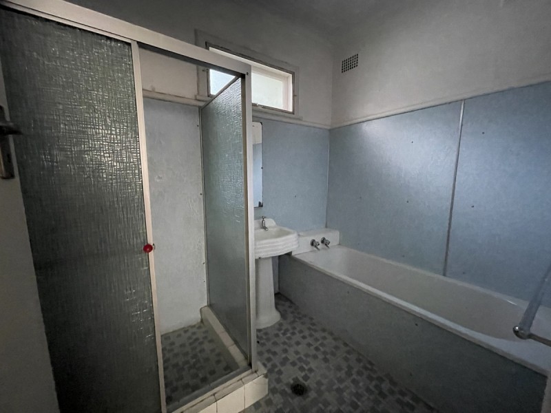 24 Junia Avenue, Toongabbie NSW 2146