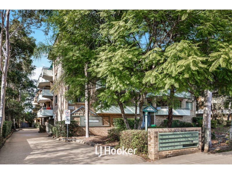 15/237-239 Targo Road, Toongabbie NSW 2146
