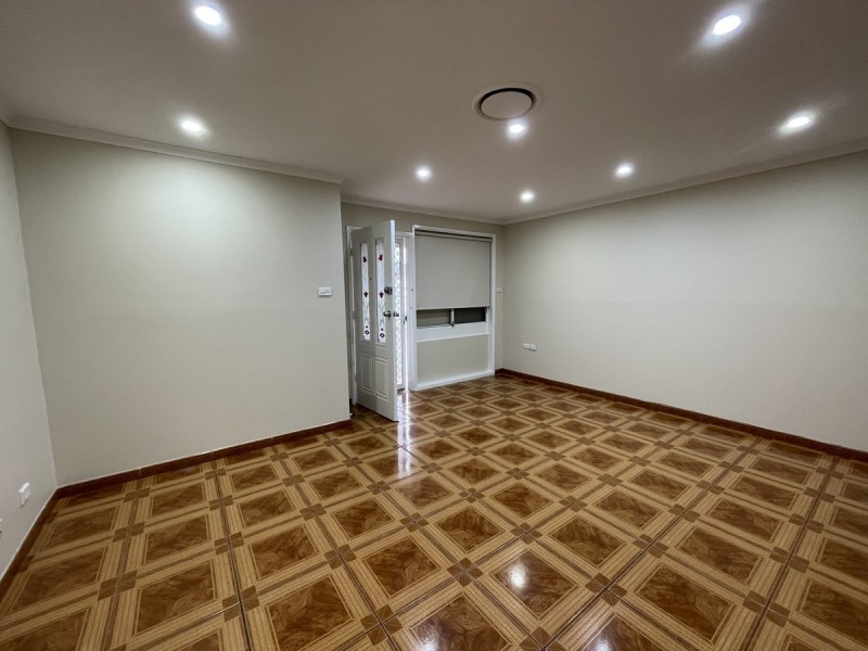 2/34 Normac Road, Girraween NSW 2145