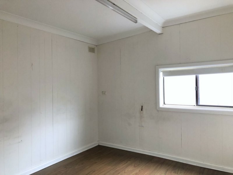 27 Derbyshire Avenue, Toongabbie NSW 2146