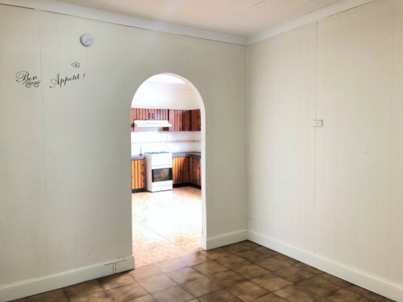 27 Derbyshire Avenue, Toongabbie NSW 2146