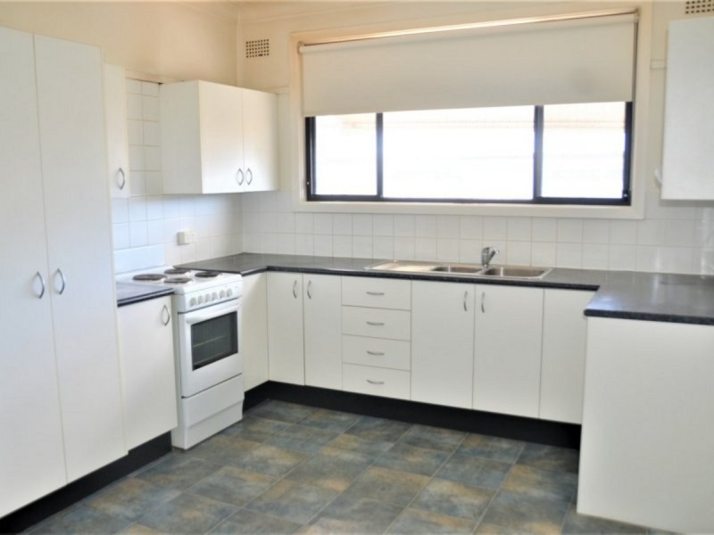 4 Sixth Avenue, Seven Hills NSW 2147