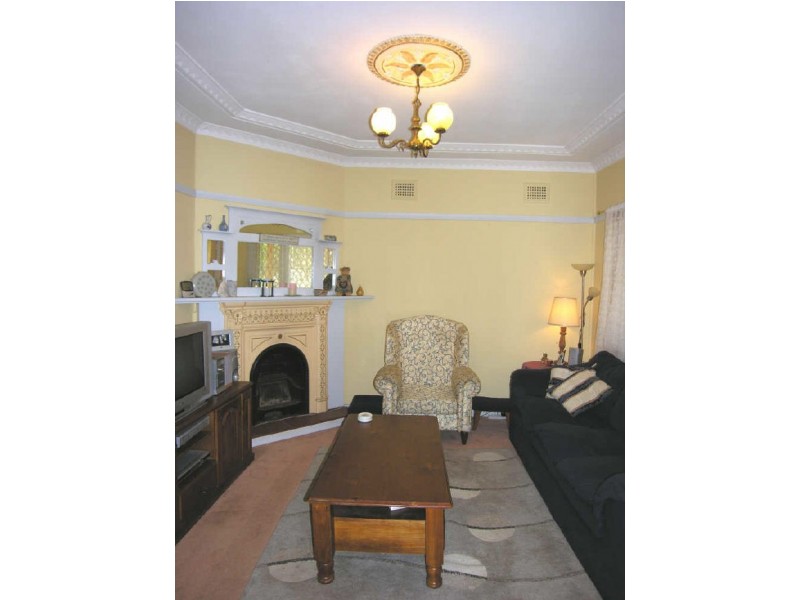 32 Valeria Street, Toongabbie NSW 2146