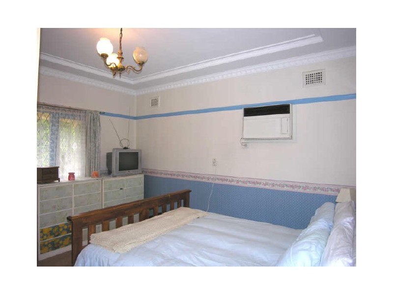 32 Valeria Street, Toongabbie NSW 2146