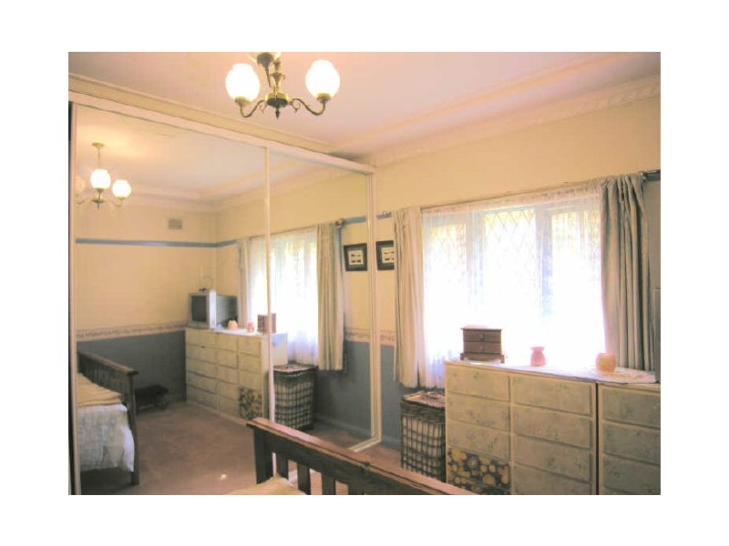 32 Valeria Street, Toongabbie NSW 2146