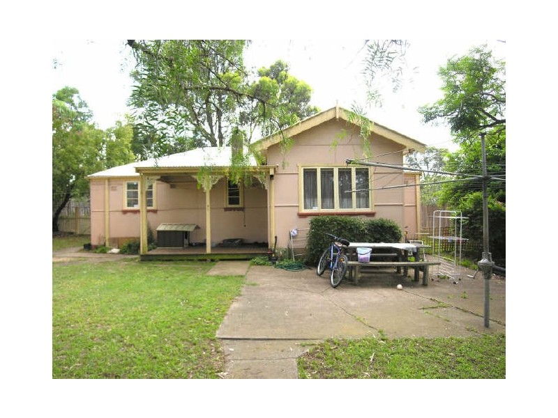 32 Valeria Street, Toongabbie NSW 2146