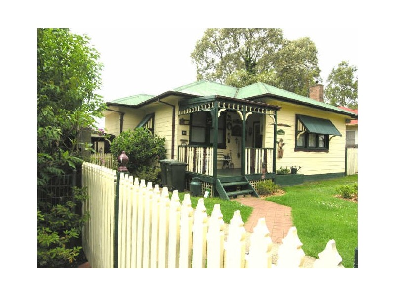 17 Fourth Avenue, Seven Hills NSW 2147