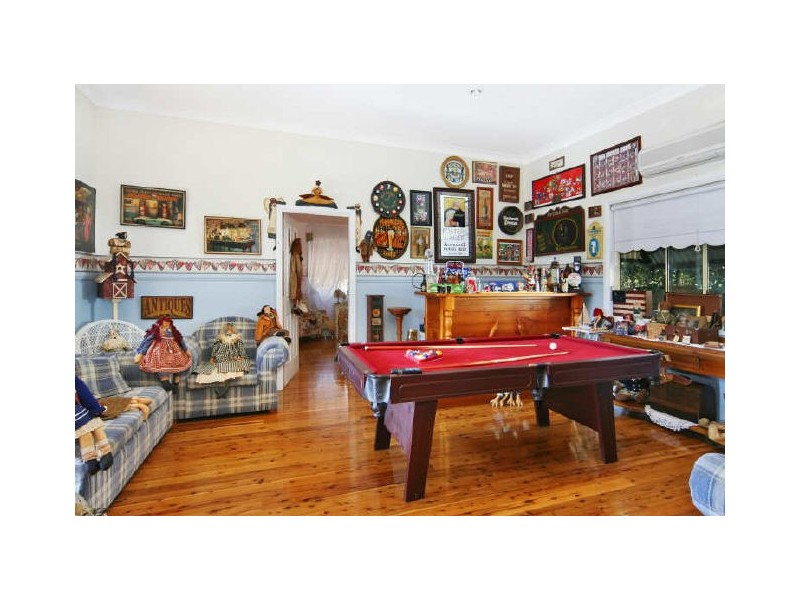 17 Fourth Avenue, Seven Hills NSW 2147