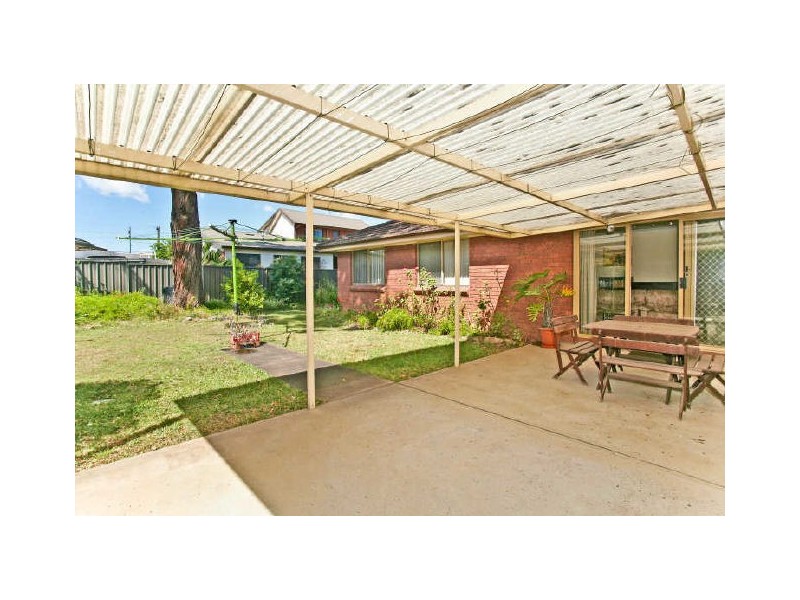 15 Austin Woodbury Place, Toongabbie NSW 2146