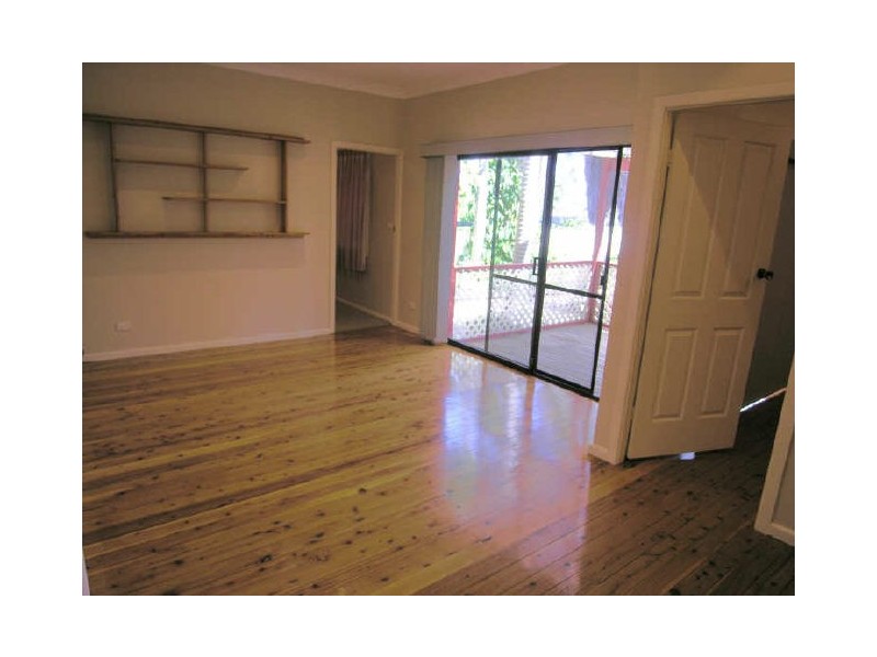 11 Merryl Avenue, Old Toongabbie NSW 2146