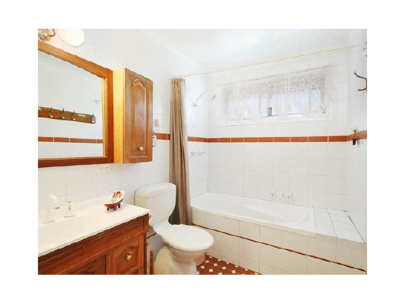 32 Oklahoma Avenue, Toongabbie NSW 2146